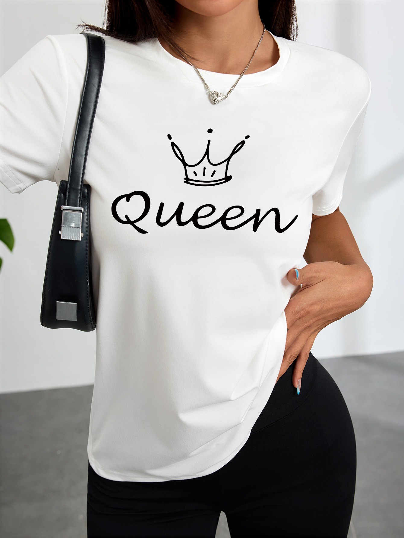 Women'S White T-Shirt Featurin - огляд і ціна Queen Street Fashion